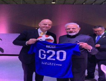 फीफा अध्यक्ष भी हुए मोदी के दीवाने, दिया ये खास गिफ्ट 4 Hello Uttarakhand News »