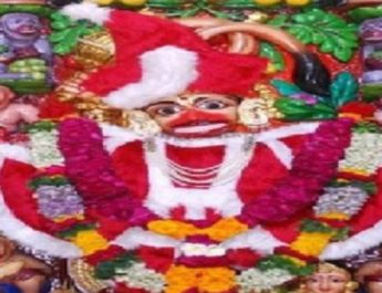 हनुमान जी को सैंटा जैसे कपड़े पहनाने पर हिंदू संगठनों ने जताया विरोध 2 Hello Uttarakhand News »