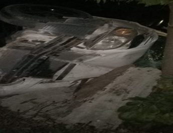 अनियंत्रित होकर सड़क किनारे पोल से टकराई कार ,22 वर्षीय युवक की मौत 2 Hello Uttarakhand News »