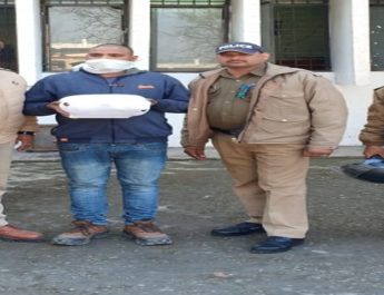 चैकिंग अभियान के दौरान पुलिस ने अवैध चरस के साथ युवक को किया गिरफ्तार 4 Hello Uttarakhand News »
