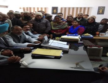 राज्य आन्दोलनकारी क्षैतिज आरक्षण मामले को लेकर मोर्चा ने किया तहसील घेराव 2 Hello Uttarakhand News »