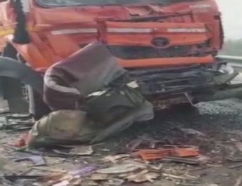 कोहरे की वजह से टकराईं 50 गाड़ियां, 8 की मौत, कई घायल 4 Hello Uttarakhand News »