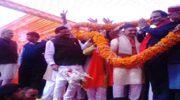 नवनिर्वाचित महापौर और पार्षदों पदों पर प्रत्याशियों ने ग्रहण की शपथ 1 नवनिर्वाचित महापौर और पार्षदों पदों पर प्रत्याशियों ने ग्रहण की शपथ 1 Hello Uttarakhand News »