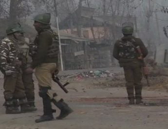 18 घंटे तक चली मुठभेड़ खत्म, सेना ने मार गिराए 3 आतंकी 3 Hello Uttarakhand News »