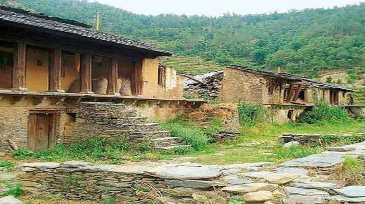 सबसे अधिक वीरान है पौड़ी, आजीविका व रोजगार की कमी के चलते बढ़ा पलायन 1 Hello Uttarakhand News »