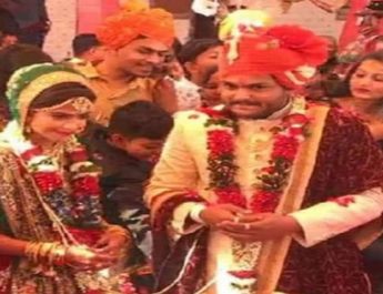 बचपन की दोस्त किंजल के साथ शादी के बंधन में बंधे हार्दिक पटेल 6 Hello Uttarakhand News »