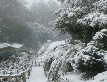 उत्तराखंड: अभी और झेलनी होगी मौसम की मार, बारिश और बर्फबारी की संभावना 2 Hello Uttarakhand News »