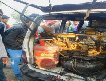 रसोई गैस सिलेंडर से चल रही थी स्कूल वैन, सिलेंडर फटने से करीब 12 बच्चे झुलसे 3 Hello Uttarakhand News »