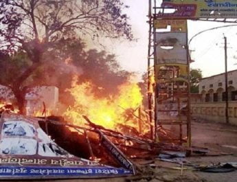 मथुरा: जवाहर बाग हिंसा मामले में 45 लोग दोषी करार,3 साल की कैद 4 Hello Uttarakhand News »