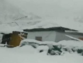 जम्मू-कश्मीर: हिमस्खलन के चलते जवाहर सुरंग और श्रीनगर-जम्मू राजमार्ग बंद 2 Hello Uttarakhand News »