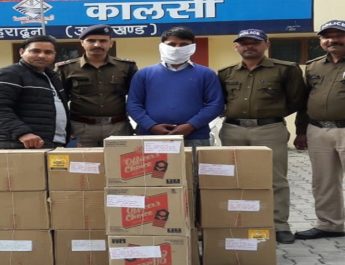 देहरादून: पुलिस ने पकड़ी अवैध शराब की खेप 4 Hello Uttarakhand News »