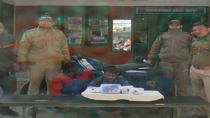 3 शातिर चोरों को पुलिस ने किया गिरफ्तार, चोरी की घटनाओं को देते हैं अंजाम 1 Hello Uttarakhand News »