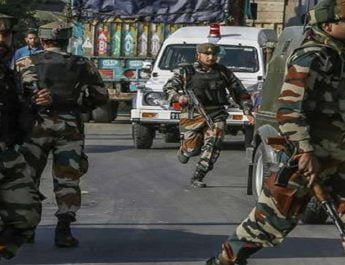 जम्मू-कश्मीर: श्रीनगर के शोपियां सेक्टर में ग्रेनेड हमला, सर्च ऑपरेशन जारी 5 Hello Uttarakhand News »