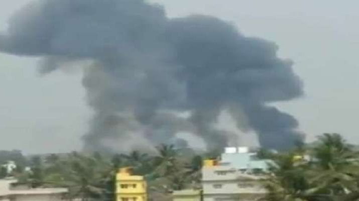 VIDEO: एयर शो के दौरान बेंगलुरू में दो विमान क्रैश, दोनों पायलट सुरक्षित 1 Hello Uttarakhand News »