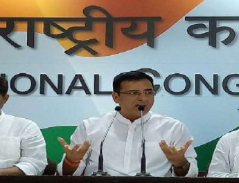 कर्नाटक : कांग्रेस का बीजेपी पर कालेधन के दम पर सरकार गिराने की कोशिश का आरोप 4 Hello Uttarakhand News »