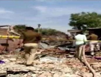 भदोही ब्लास्ट: 24 घंटे बाद मलबे में आईबी को मिले 3 मोबाइल फोन, खुल सकता है विस्फोट का राज 3 Hello Uttarakhand News »