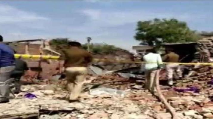 भदोही ब्लास्ट: 24 घंटे बाद मलबे में आईबी को मिले 3 मोबाइल फोन, खुल सकता है विस्फोट का राज 1 भदोही ब्लास्ट: 24 घंटे बाद मलबे में आईबी को मिले 3 मोबाइल फोन, खुल सकता है विस्फोट का राज 1 Hello Uttarakhand News »