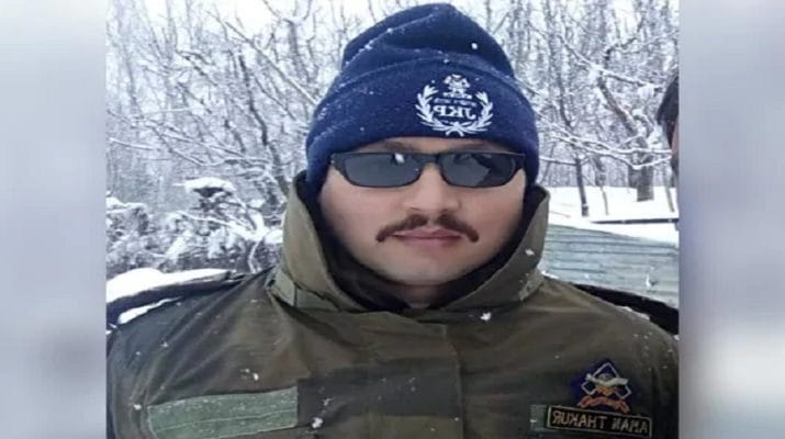 जम्मू-कश्मीर: कुलगाम में आतंकवादियों से मुठभेड़ में एक अधिकारी शहीद, तीन आतंकी ढेर 1 Hello Uttarakhand News »