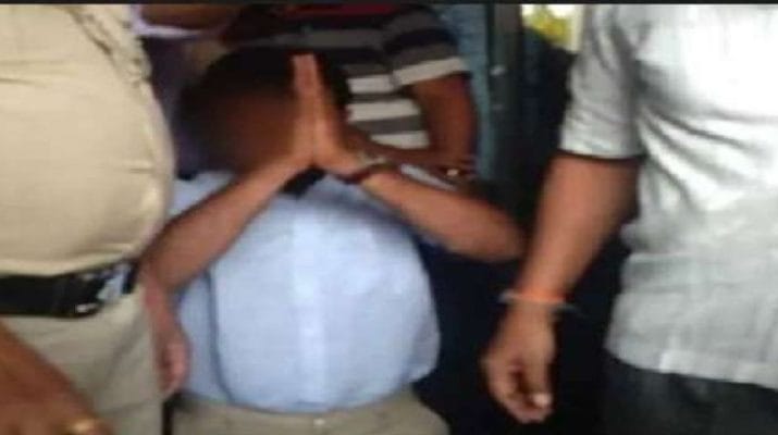 इमरान खान की तारीफ, ABVP कार्यकर्ताओं ने पहले की धुनाई, फिर मंगवाई माफी 1 Hello Uttarakhand News »