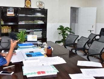 मुख्य निर्वाचन अधिकारी ने वीडियो कांफ्रेसिंग से ली जिला निर्वाचन अधिकारियों की बैठक, दिए महत्वपूर्ण निर्देश 3 Hello Uttarakhand News »