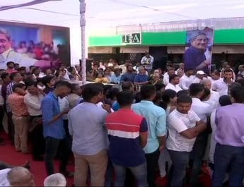 गोवा में पर्रिकर को श्रद्धांजलि देने के लिए उमड़े लोग 7 Hello Uttarakhand News »