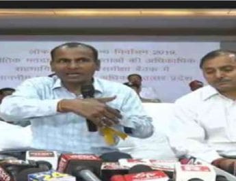 चुनाव आयोग का कारनामा : दिव्यांग और नेत्रहीन कर्मचारियों की लगा दी चुनाव ड्यूटी 4 Hello Uttarakhand News &raquo;