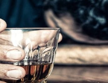 बीमारी से परेशान व्यक्ति ने शराब के साथ जहर गटकर दी जान 3 Hello Uttarakhand News »