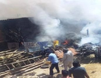 गैस पाइप लीकेज के बाद सिलिंडर फटने से लगी आग, आधा दर्जन झोपड़ियां खाक 3 Hello Uttarakhand News »