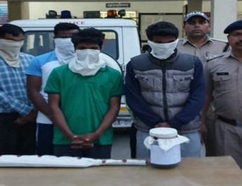 देहरादून: सीनियर छात्रों ने 12 साल के जूनियर छात्र को पीट-पीट कर मार डाला 3 Hello Uttarakhand News »