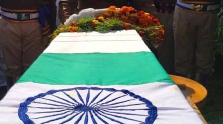 देवभूमि का लाल जम्मू में शहीद, डामटा बस हादसे में हुई थी बहू की मौत 1 Hello Uttarakhand News »