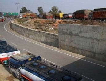 जम्मू-कश्मीर हाईवे पर प्रतिबंध केवल 31 मई तक रहेगा: गृह मंत्रालय 4 Hello Uttarakhand News »