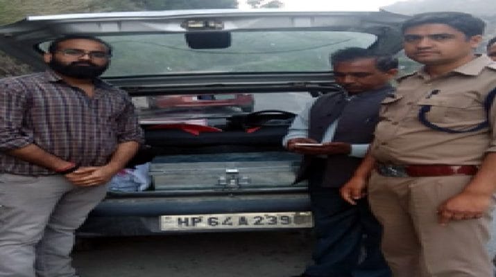 हिमाचल-उत्तराखण्ड बार्डर 49 लाख रुपये की नगदी बरामद, कार सीज 1 Hello Uttarakhand News »