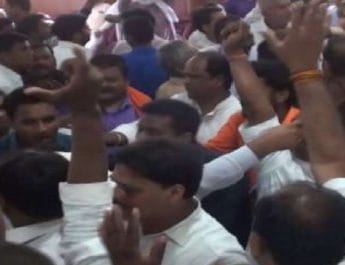 राम मंदिर मामले को लेकर भिड़े बीजेपी और जेडीयू के कार्यकर्ता 2 Hello Uttarakhand News »