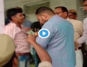 VIDEO: पुलिस की मौजूदगी में बीजेपी समर्थकों ने चुनाव अधिकारी को पीटा 4 Hello Uttarakhand News »