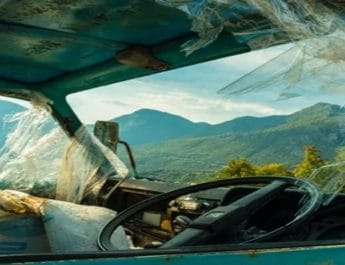 उत्तराखंडः दो वाहनों में भिड़ंत, 5 लोग घायल 5 Hello Uttarakhand News »