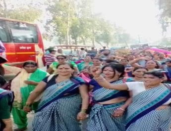 आंगनबाड़ी कार्यकत्रियां विभिन्न मांगों को लेकर फिर करेंगी सीएम आवास कूच 3 Hello Uttarakhand News »