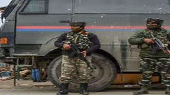 जम्मू-कश्मीर: शख्स की हत्या के बाद हिंसा, कर्फ्यू लागू, बुलाई सेना 1 Hello Uttarakhand News »