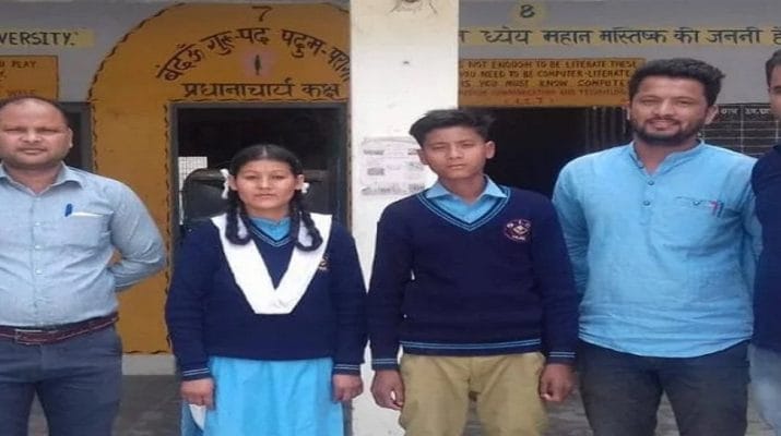 उत्तराखंड: पढ़ाई की चाहत लिए बेटे संग यूनिफॉर्म में स्कूल पहुंची माँ 1 Hello Uttarakhand News »