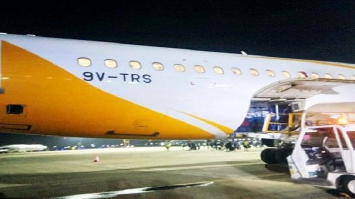 सिंगापुर जा रहे विमान की चेन्नई में इमरजेंसी लैंडिंग, 170 यात्री थे सवार 1 Hello Uttarakhand News »