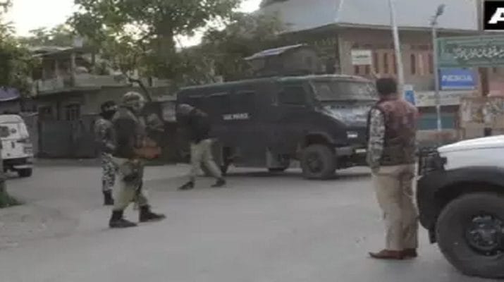 जम्मू-कश्मीर: एनकाउंटर में सुरक्षाबलों ने 2 आतंकियों को किया ढेर 1 Hello Uttarakhand News »