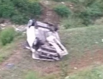 उत्तराखंड: अनियंत्रित होकर वाहन दुर्घटनाग्रस्त, पांच लोग घायल 3 Hello Uttarakhand News »