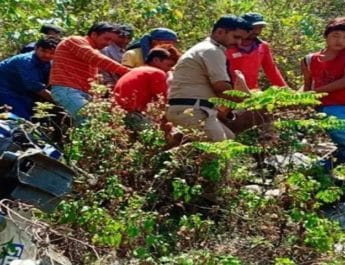 उत्तराखंड: खाई में गिरी ट्रैक्टर-ट्राली, दो लोगों की मौत 2 Hello Uttarakhand News »