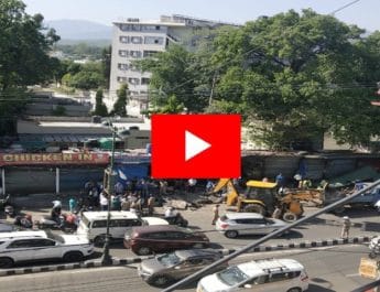 देहरादून: विरोध के बावजूद नगर निगम का अतिक्रमण हटाओ अभियान जारी, कई अतिक्रमण धवस्त 3 Hello Uttarakhand News »