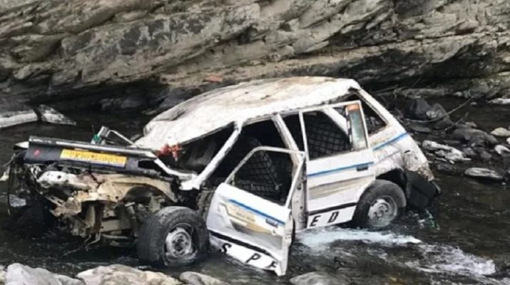 जम्मू-कश्मीर: रामबन में वाहन खाई में गिरा, तीन लोगों की मौत, पांच घायल 1 Hello Uttarakhand News »
