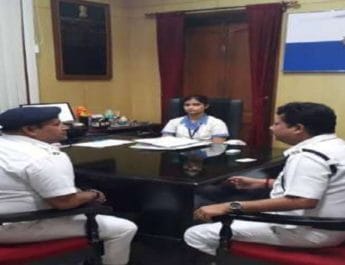 ISC परीक्षा में चौथा स्थान पाने वाली ऋचा बनी एक दिन के लिए DCP, ऑफिसर पिता को दिया ये आदेश 3 Hello Uttarakhand News »