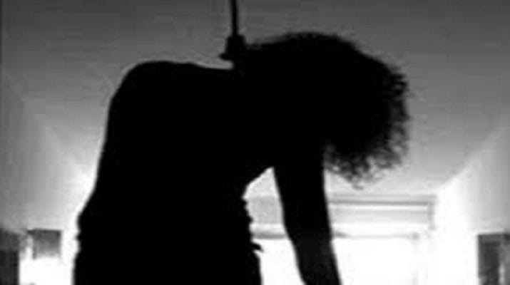 देहरादून: महिला ने फांसी लगा की आत्महत्या, 4 साल पहले हुई थी शादी 1 Hello Uttarakhand News »