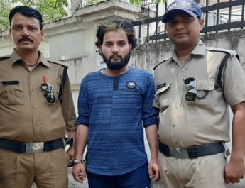 उत्तराखंड: विदेश भेजने के नाम पर लाखों की ठगी करने वाला शातिर गिरफ्तार 3 Hello Uttarakhand News »