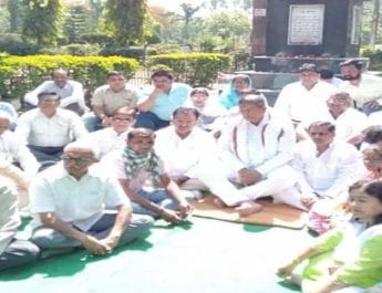 दलित युवक मौत मामला: पूर्व सीएम हरीश रावत ने किया प्रायश्चित 4 Hello Uttarakhand News »