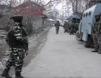 जम्मू-कश्मीरः मुठभेड़ में दो आतंकी ढेर, पुलिस की नौकरी छोड़ आतंकी बना तारिक भी मारा गया 3 Hello Uttarakhand News »