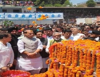 रक्षामंत्री राजनाथ सिंह समेत अन्य केंद्रीय मंत्री पहुंचे पिथौरागढ़, दिवंगत प्रकाश पंत को दी श्रद्धांजलि 4 Hello Uttarakhand News »